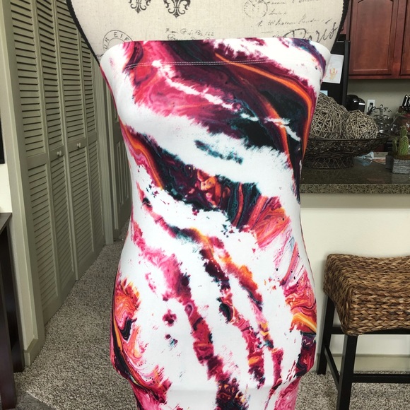 💕Cute Tube Dress 💕 - Picture 4 of 8
